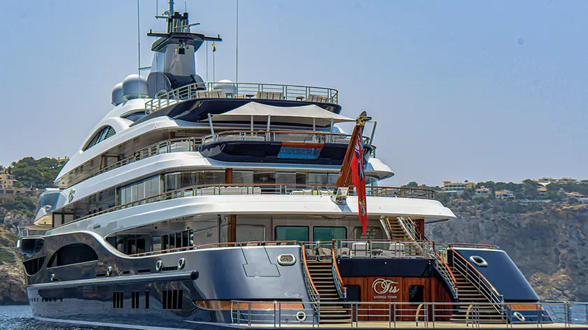 Un mega yacht di lusso firmato dal colosso tedesco con sede a Brema Lürssen