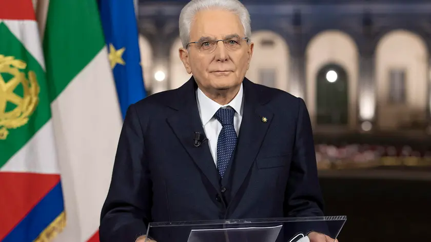 epa08913016 A handout picture made available by the Quirinal Presidential Palace (Palazzo del Quirinale) Press Office shows Italian President Sergio Mattarella during his year-end speech to Italians at Quirinale Palace, in Rome, Italy, 31 December 2020. EPA/PAOLO GIANDOTTI / HANDOUT HANDOUT EDITORIAL USE ONLY/NO SALES