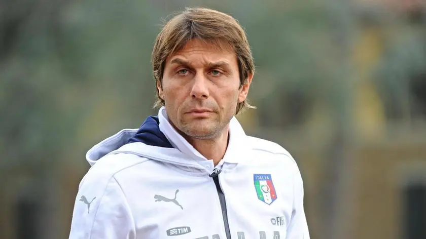 Italy's head coach Antonio Conte during Italy's training at Coverciano Sports Center in Florence, 11 November 2015. Italy will play two friendly match against Belgium on 13 November in Bruxelles and against Romania on 17 November in Bologna. ANSA/MAURIZIO DEGL'INNOCENTI