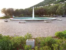 La fontana di Barcola, teatro dell'aggressione