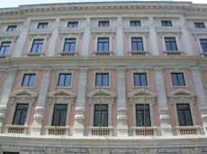 La facciata dell'ex palazzo della regione di via Carducci