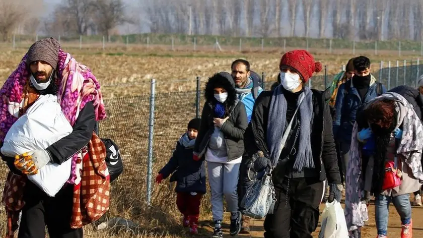 Un’immagine di migranti lungo la cosiddetta rotta balcanica. rtvslo.si