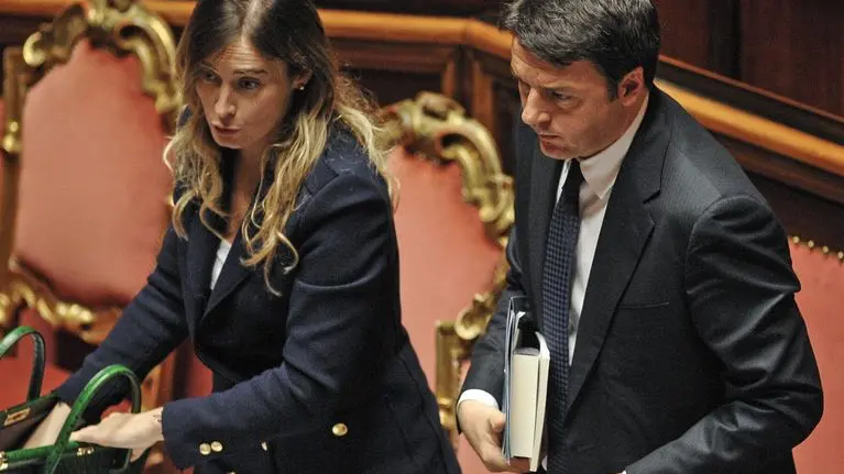 22/10/2014 Roma, aula del Senato, comunicazioni del Presidente del Consiglio dei Ministri sul Consiglio europeo del 23 e 24 ottobre 2014, nella foto Maria Elena Boschi e Matteo Renzi