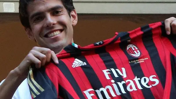 Brazilian forward of AC Milan, Ricardo Kakà, waves supporters from the AC Milan's headquarters in Milan, Italy, 02 September 2013. ANSA/MATTEO BAZZI