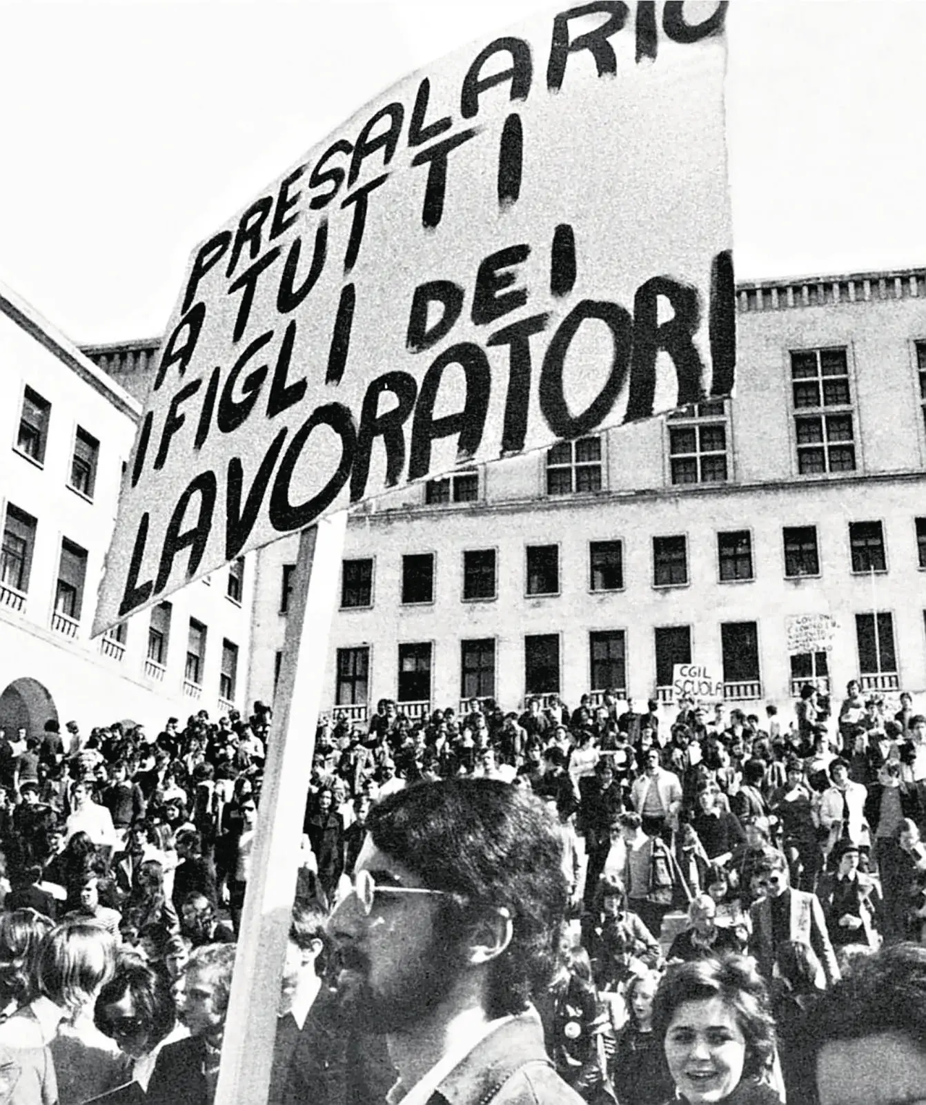 Un presidio nel '68 in piazzale Europa