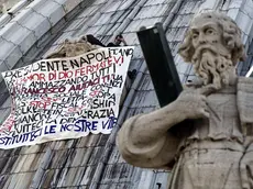 L'imprenditore triestino Marcello Di Finizio sale nuovamente sulla Cupola di San Pietro, Roma 29 marzo 2014. "ANSA/ANGELO CARCONI