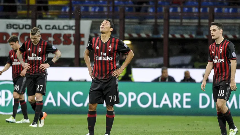 CAMPO, 14.5.16, Milano, stadio Giuseppe Meazza, 38.a giornata di Serie A, MILAN-ROMA, nella foto: la delusione dei giocatori del Milan