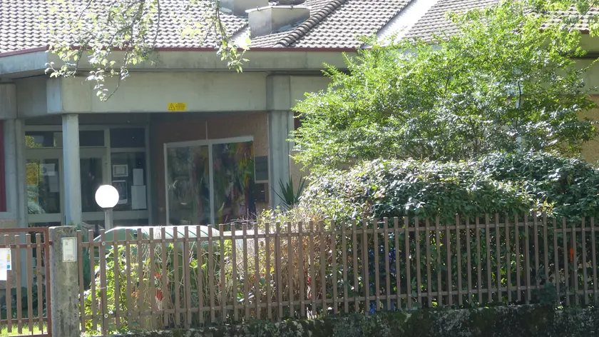 L'ingresso dell'asilo di via Max Fabiani a Gorizia (Foto Marega)