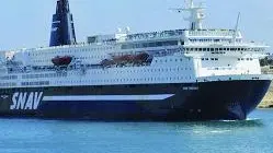 Una nave Snav in una foto di archivio. L'Antitrust ha avviato un'istruttoria nei confronti delle societa' Moby, Snav, Grandi Navi Veloci eForship (marchio ''Sardinia Ferries''), e delle loro controllanti, per verificare se abbiano posto in essere un'intesa restrittiva della concorrenza, finalizzata all'aumento coordinato dei prezzi per il trasporto passeggeri da e per la Sardegna. ANSA/ LINO ARRIGO AZZOPARDI