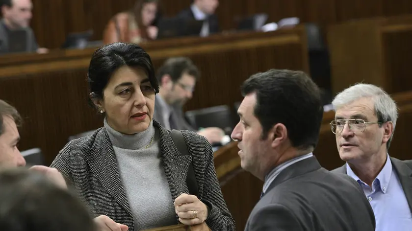 Mariagrazia Santoro (Assessore regionale Infrastrutture, Mobilità, Pianificazione territoriale, Lavori pubblici, Università) durante i lavori d'Aula in Consiglio regionale - Trieste 18/03/2015