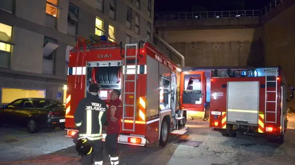 Foto Bruni 16.06.13 Incendio Università:a fuoco un appartamento alla casa dello studente