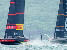 A sinistra Luna Rossa Prada Pirelli Team, a destra Ineos Uk