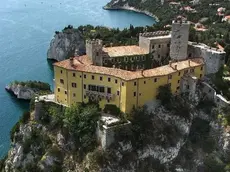 Il castello a picco sul mare, a Duino, dei principi della Torre e Tasso