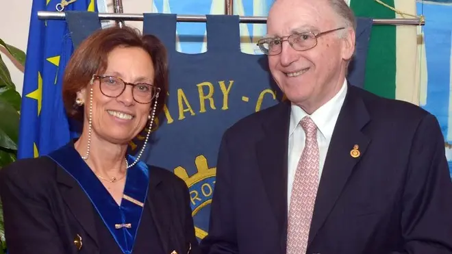Foto Bruni 28.06.13 Rotary:la nuova presidente Prof.ssa Benussi Cristina con Romano Isler