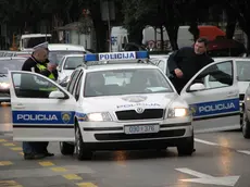 Un'auto della polizia che è riuscita a bloccare l'assassino di Pola che aveva tentato di fuggire