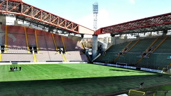 Foto Bruni 13.04.13 Rizollatura dello Stadio Rocco