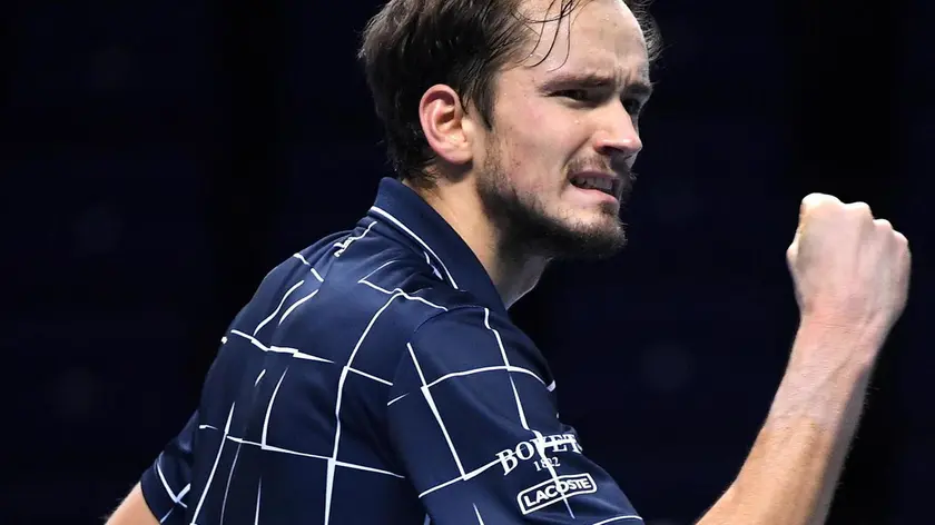 epa08836595 Daniil Medvedev of Russia reacts during his final match against Dominic Thiem of Austria at the ATP World Tour Finals tennis tournament in London, Britain, 22 November 2020. EPA/ANDY RAIN