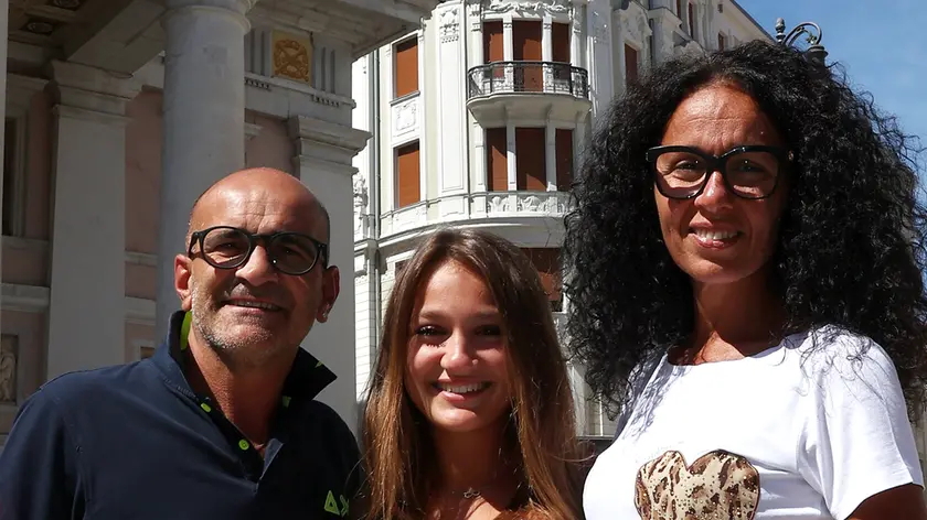 Aurora in mezzo a mamma Maria e papà Giuseppe. Andrea Lasorte