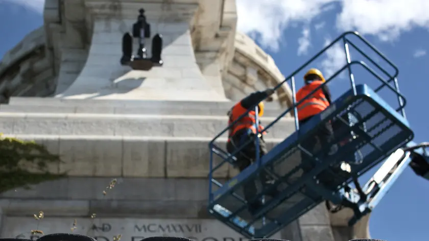 Lasorte Trieste 17/04/14 - Faro della Vittoria, Lavori Manutenzione Ancora Audace e Catena