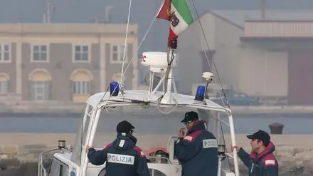 Lasorte Trieste 14 01 05 - Motovedetta Polizia