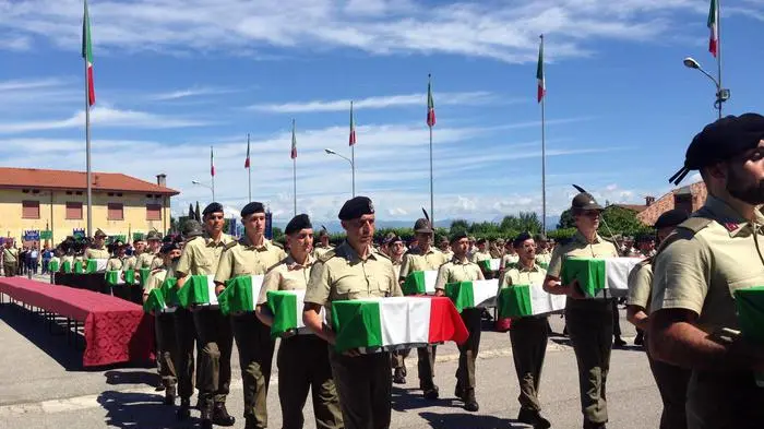 Un momento della cerimonia di resa degli onori e e della tumulazione di 100 caduti in Russia durante la Secona Guerra Mondiale e, rientrati, finalmente, in patria, Roma, 23 giugno 2018. ANSA/ UFFICIO STAMPA +++ NO SALES, EDITORIAL USE ONLY +++