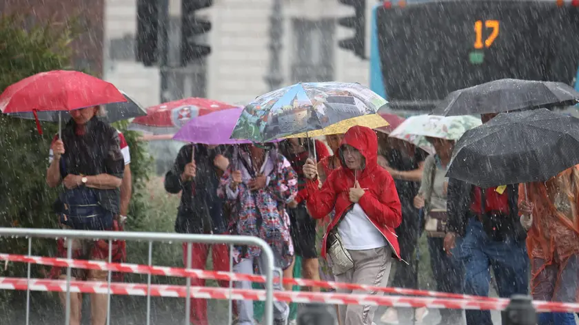Trieste sotto la pioggia (Lasorte)