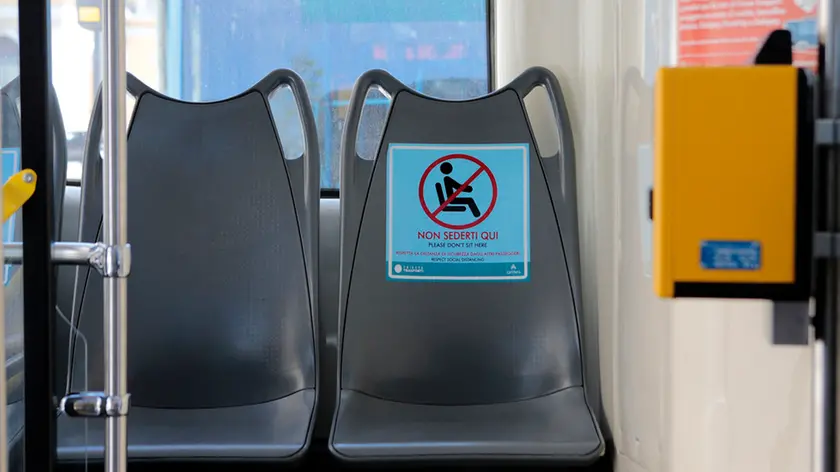 Silvano Trieste 2020-05-04 Nei Bus distanziamento sociale