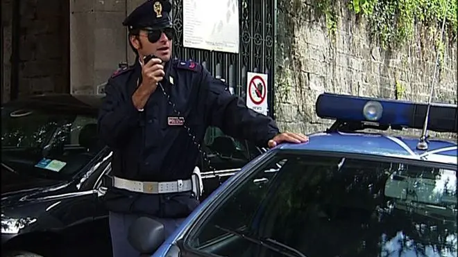 Silvano Trieste 30/09/2010 Polizia e Dia all' interno del cantiere ex Ospedale Militare