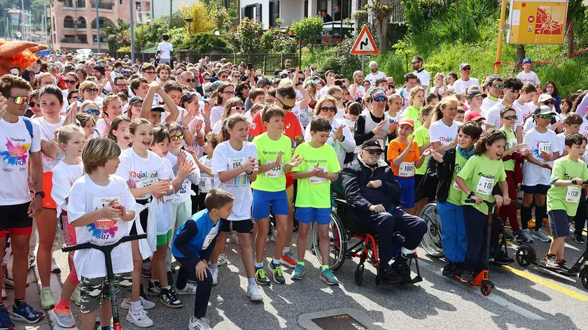 La partenza della “Family Color Run”. Fotoservizio di Andrea Lasorte
