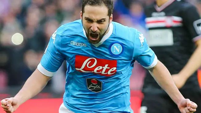 07/02/16, Campionato Serie A, 5a Giornata di Ritorno, Napoli, Stadio San Paolo, Napoli-Carpi, nella foto: Esultanza di Gonzalo Higuain dopo il goal segnato su rigore