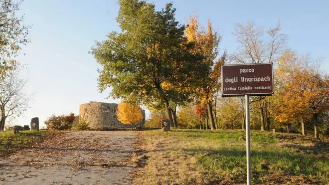 Bumbaca Gorizia 10.11.2011 Cormons, Castello e strada Quarin - Fotografia di Pierluigi Bumbaca