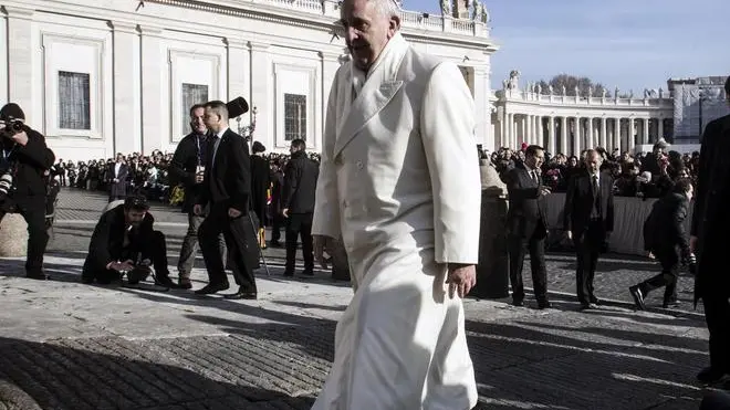 Papa Francesco durante l'Udienza Generale in Piazza San Pietro, Vaticano, 08 gennaio 2014. ANSA/ANGELO CARCONI