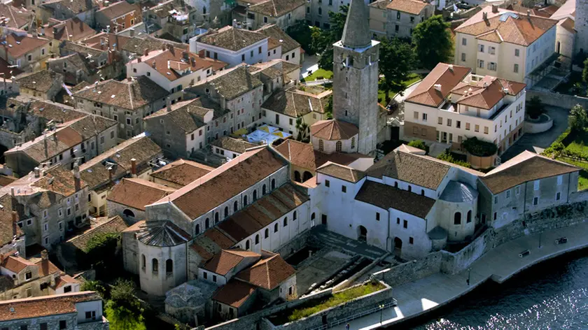 Una veduta aerea della Basilica eufrasiana di Parenzo