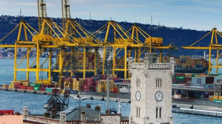 La torre del Lloyd, sede dell'Autorità portuale di Trieste