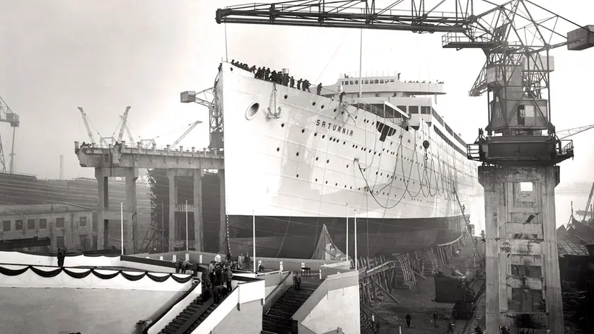 La costruzione della nave Saturnia iniziò il 30 maggio 1925, sei mesi dopo veniva varata