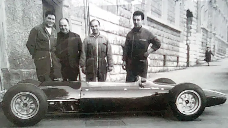 Attilio Antonucci (primo a destra) con il fratello Nicola e il padre Luigi