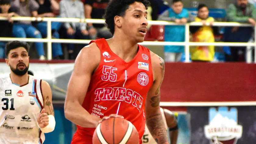 Il cammino di Trieste nei play-off dipenderà anche dal rendimento di Ely Brooks Foto Carlone/Lasorte