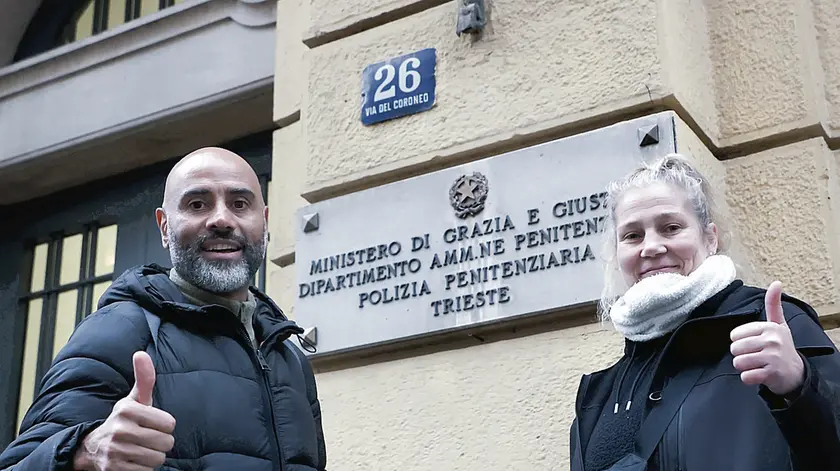 Stefano Attruia e Federica Zudetich all’esterno del Coroneo Foto Lasorte