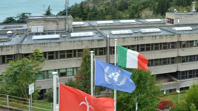 Lasorte Trieste 17/10/10 - Miramare, Centro di Fisica Teorica, ICTP