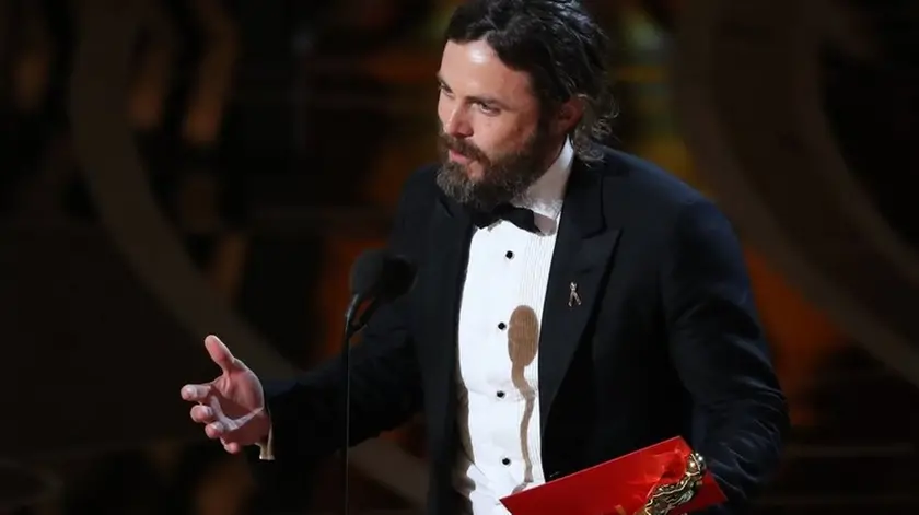 89th Academy Awards - Oscars Awards Show - Hollywood, California, U.S. - 26/02/17 - Casey Affleck speaks as he accepts the Oscar for Best Actor for "Manchester by the Sea". REUTERS/Lucy Nicholson