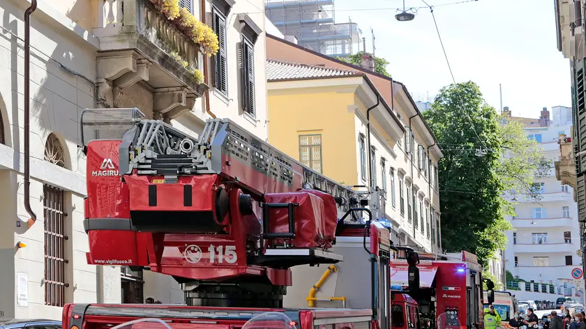 Silvano Trieste 2021-05-08 Via Belpoggio dove si e' sviluppato l'incendio