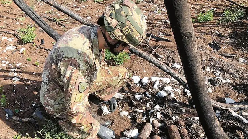 Un ritrovamento di residuati inesplosi. Foto Bonaventura