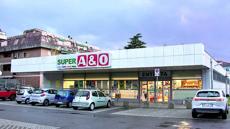 Il Super A&O di via Foscolo che chiuderà ai primi mesi del 2025 Foto Katia Bonaventura