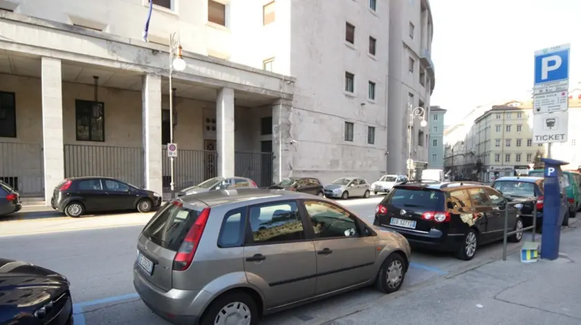 Lasorte Trieste 04/02/13 - Parcheggi a Pagamento, Strisce Blu