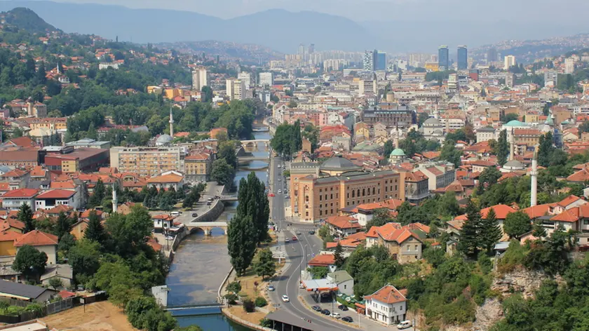 Una veduta aerea di Sarajevo