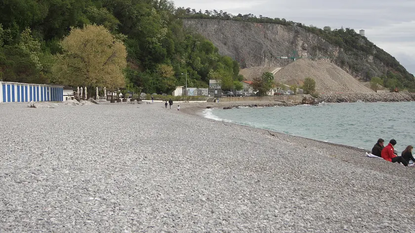 Uno scorcio della spiaggia di Castelreggio a Sistiana