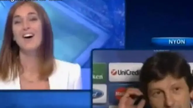 "Ce l'ho io una domanda da fare: Anna, vuoi sposarmi?". Leonardo, direttore del Psg, spiazza tutti e in diretta tv, da Nyon, fa la proposta alla sua compagna Anna Billò, conduttrice di Sky Sport. "Per due volte mi hai detto di no, te lo chiedo ancora - ha proseguito il brasiliano, sorridendo ma mostrando di fare assolutamente sul serio - e ora che ho preso il Barcellona non puoi dirmi di no". "No, sto bene a casa", ha risposto, arrossendo, la giornalista, 15 marzo 2013. ANSA/SKY SPORT ++ NO SALES, EDITORIAL USE ONLY ++