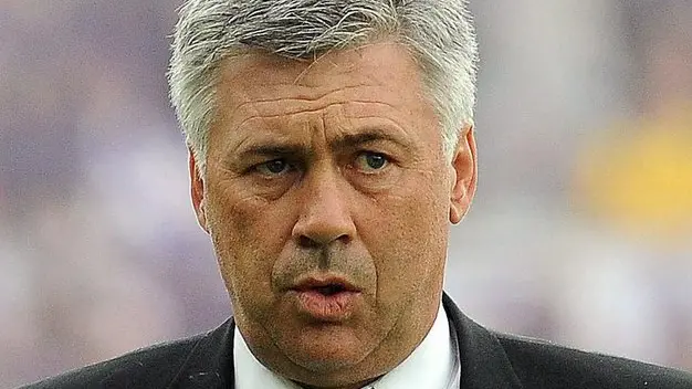 epa01748050 Carlo Ancelotti, pictured arriving for the final Serie A match of the season against Fiorentina 31May 2009m was confirmed 1 June 2009 as the new manager of English Premiership team Chelsea. Ancelotti resigned as coach of AC Milan at the end of the match, after eight years at Sana Siro in which he won two Champions League titles. EPA/MAURIZIO DEGL'INNOCENTI