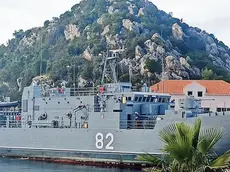 La nave Krka ormeggiata nel porticciolo di Meleda dopo le operazioni di sbarco del materiale militare morski.hR