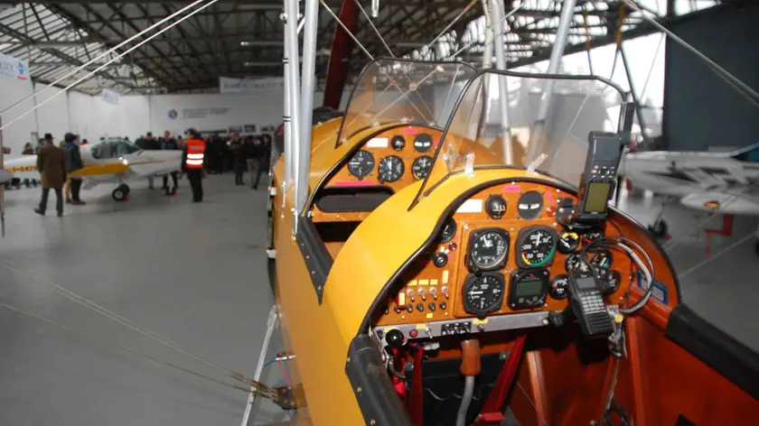 Un aereo nell'hangar a Gorizia